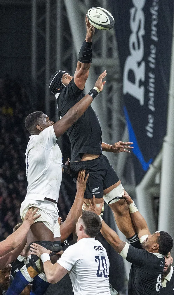 Autumn Internationals New Zealand All Blacks v England try to win the ball in the air from a line out